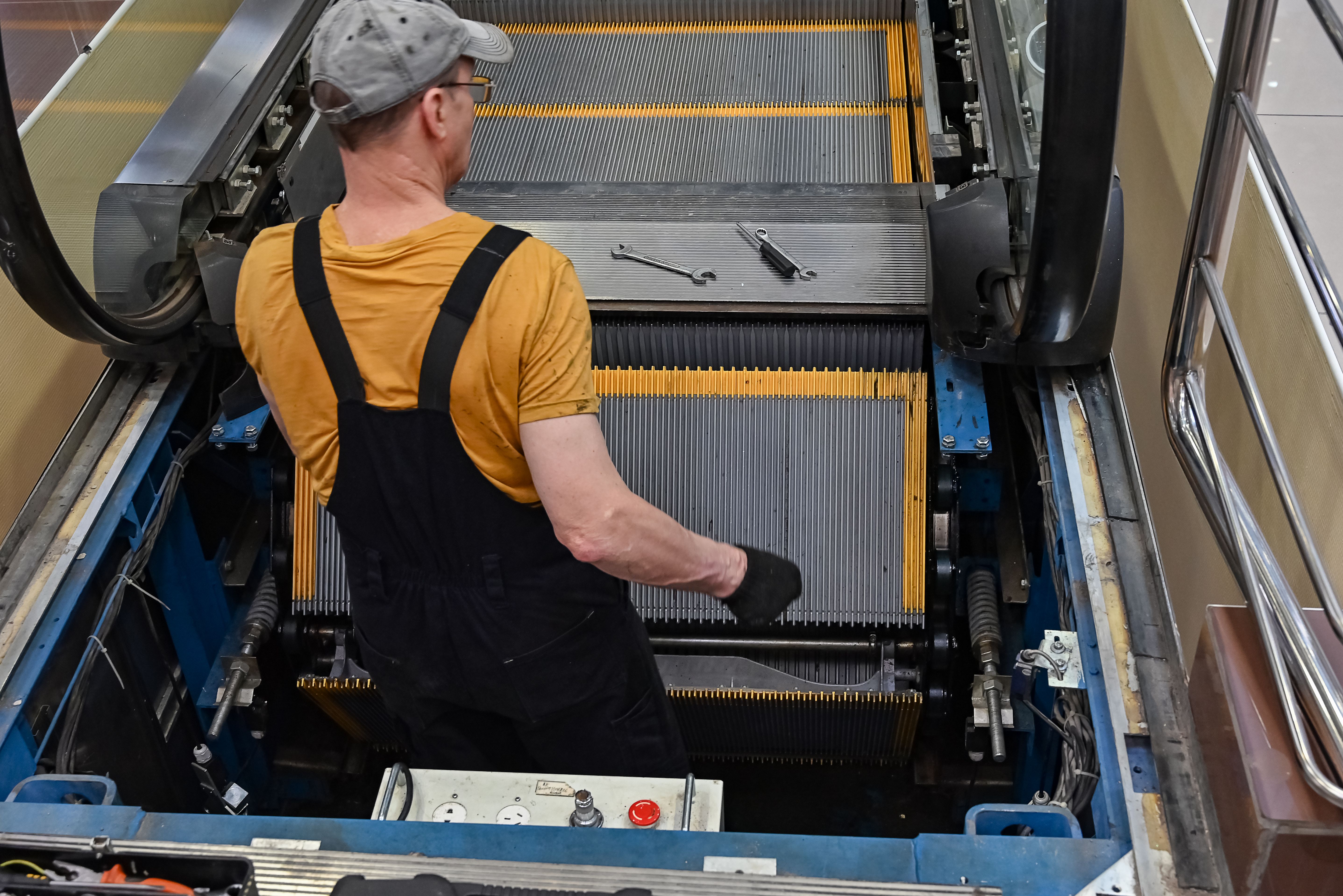 escalator repair