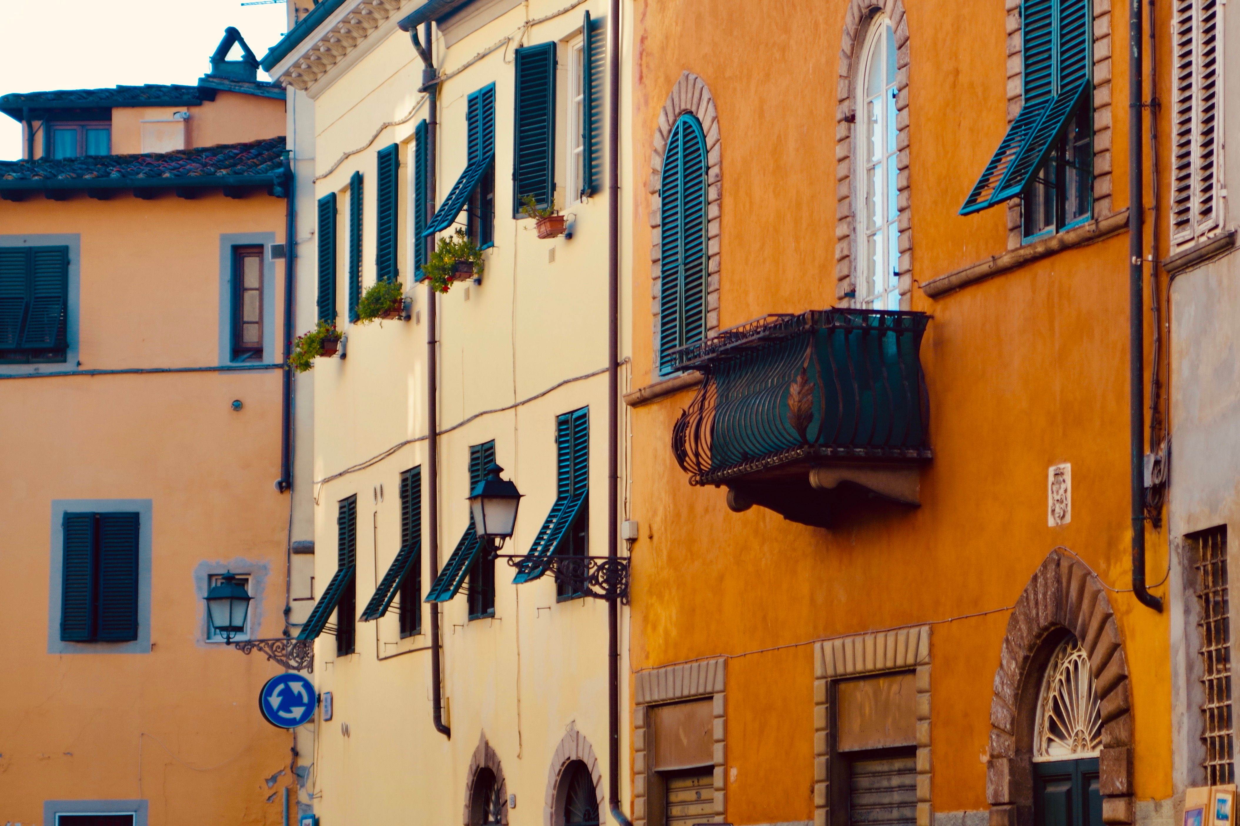 lucca streets