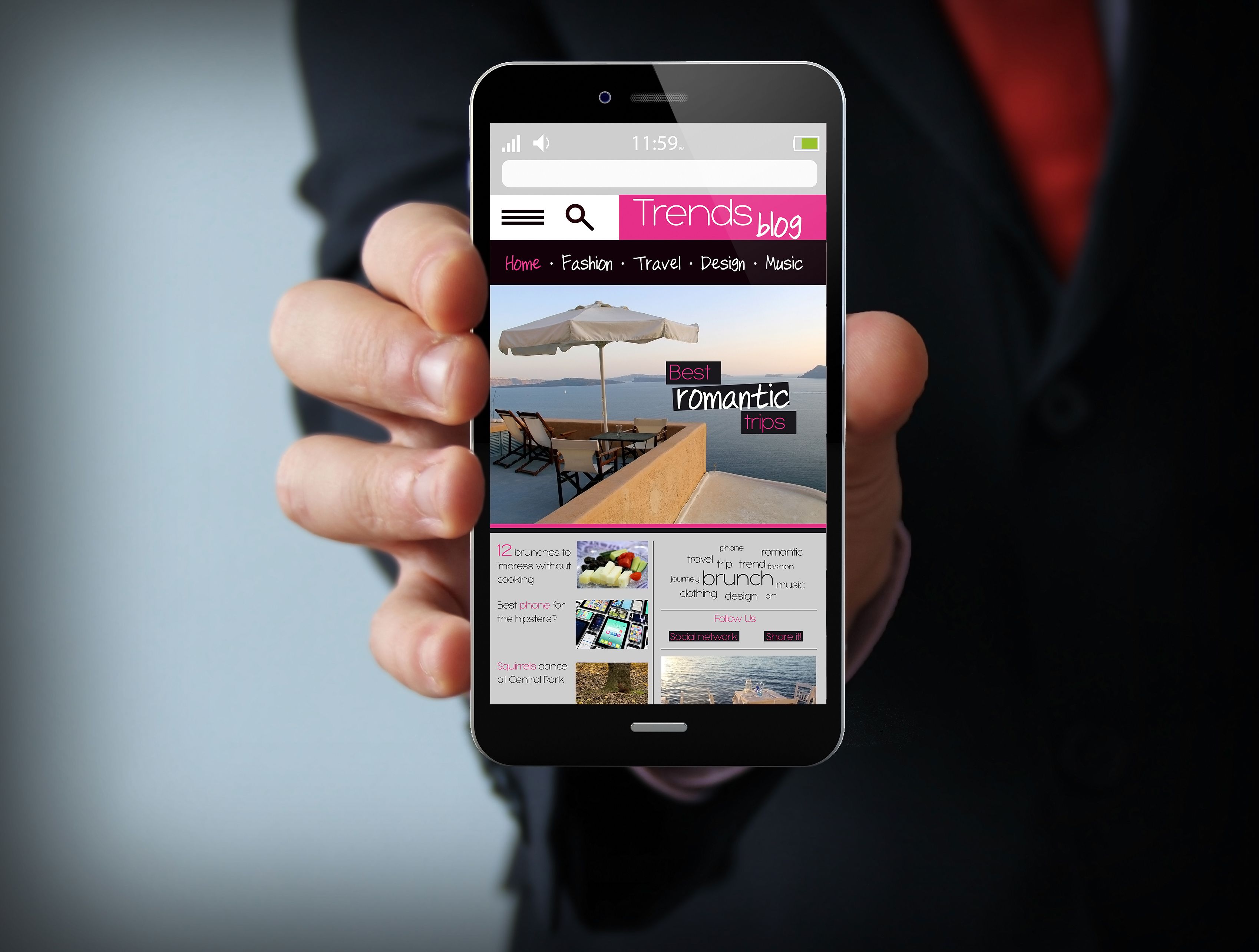 businessman with blog smartphone