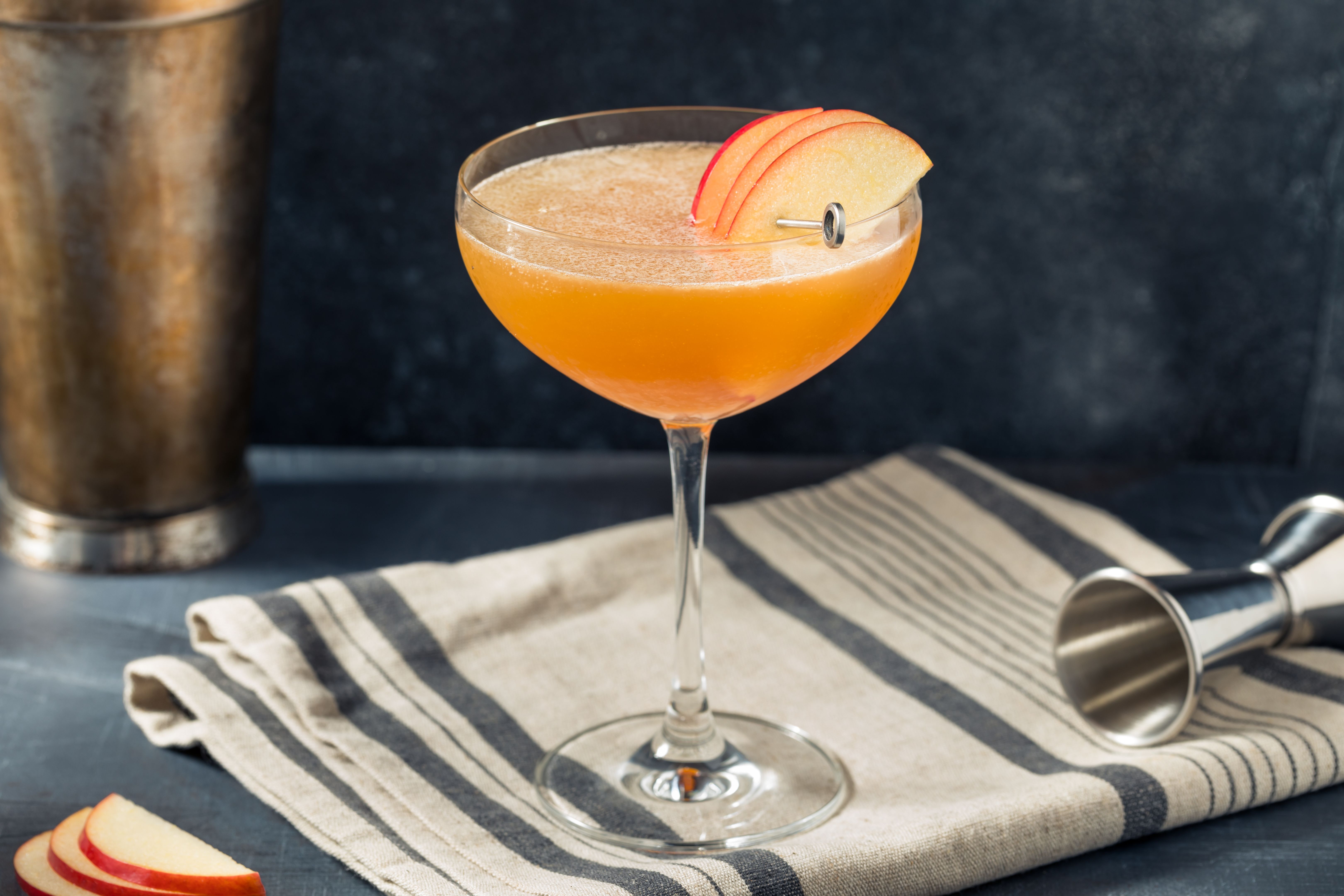 apple cocktail