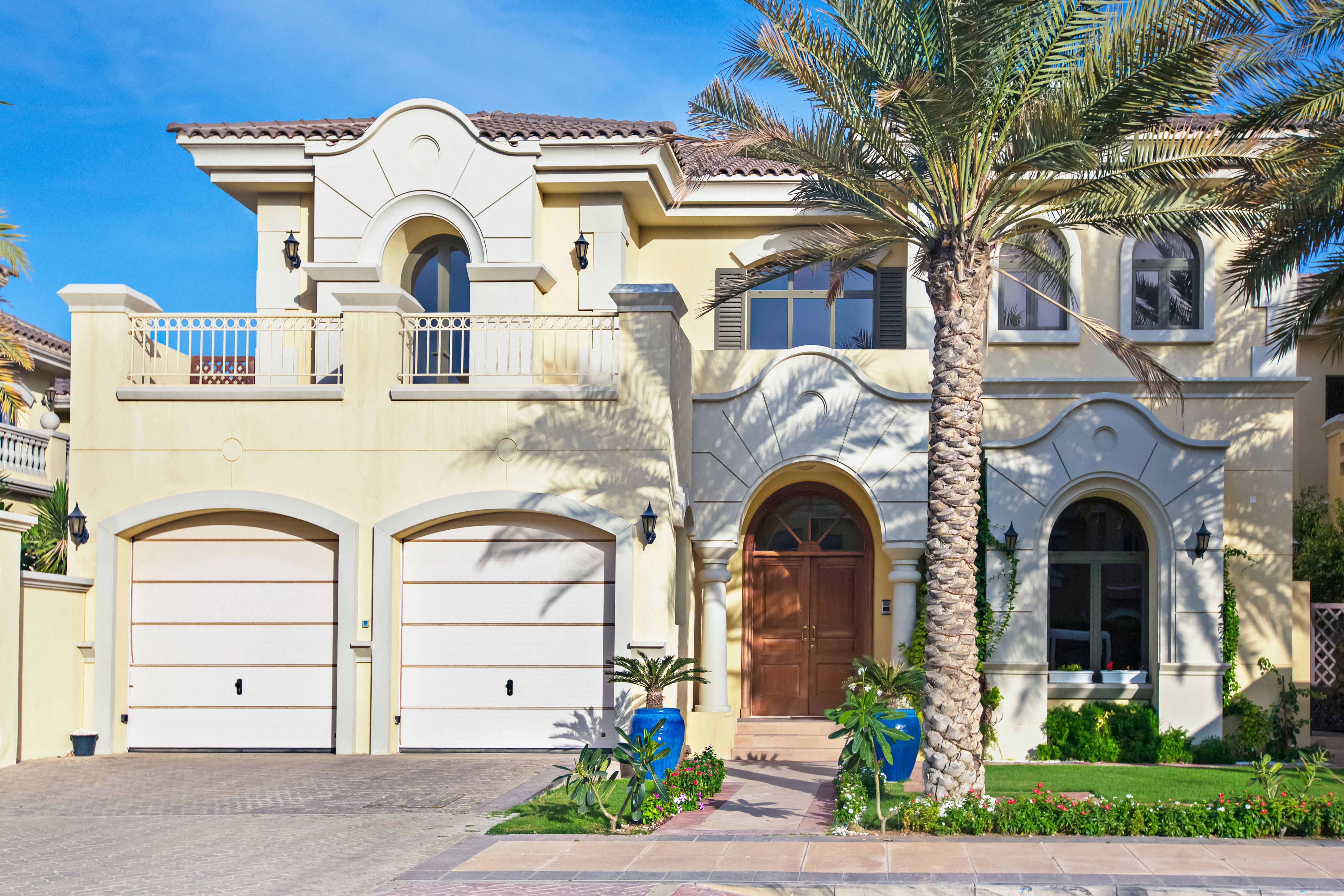 luxury dubai neighborhood