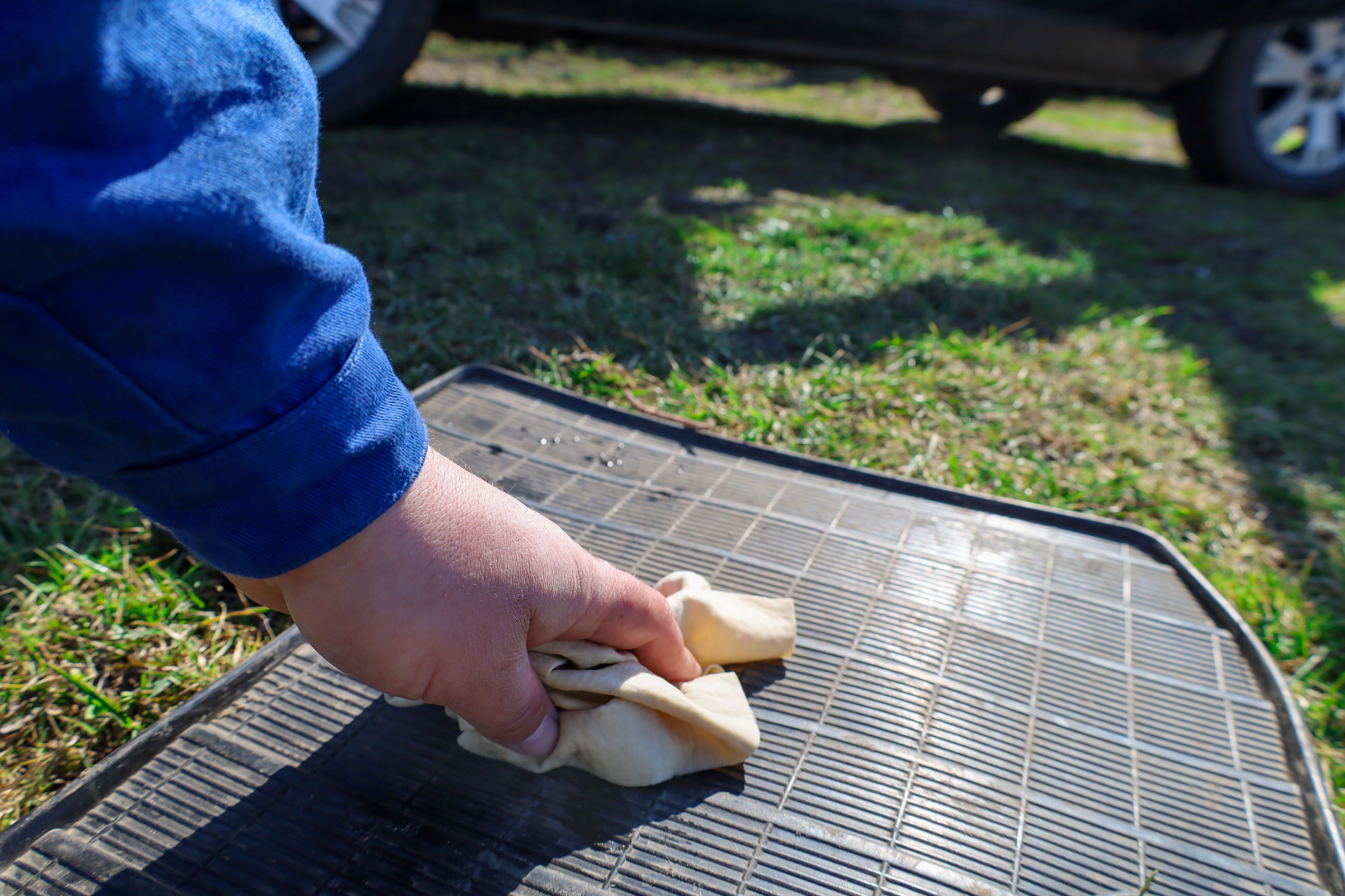 cleaning rubber mats