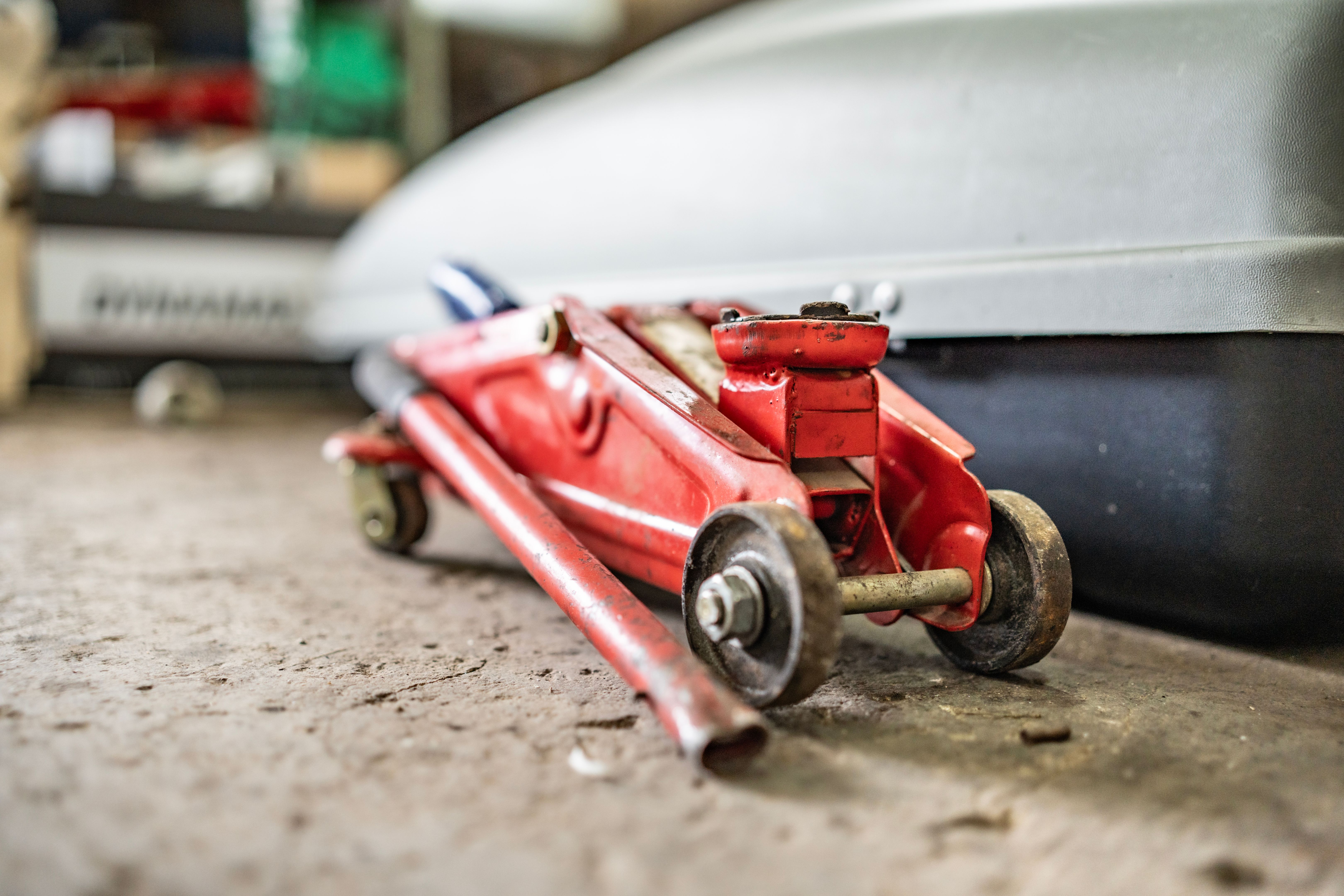 hydraulic jack maintenance