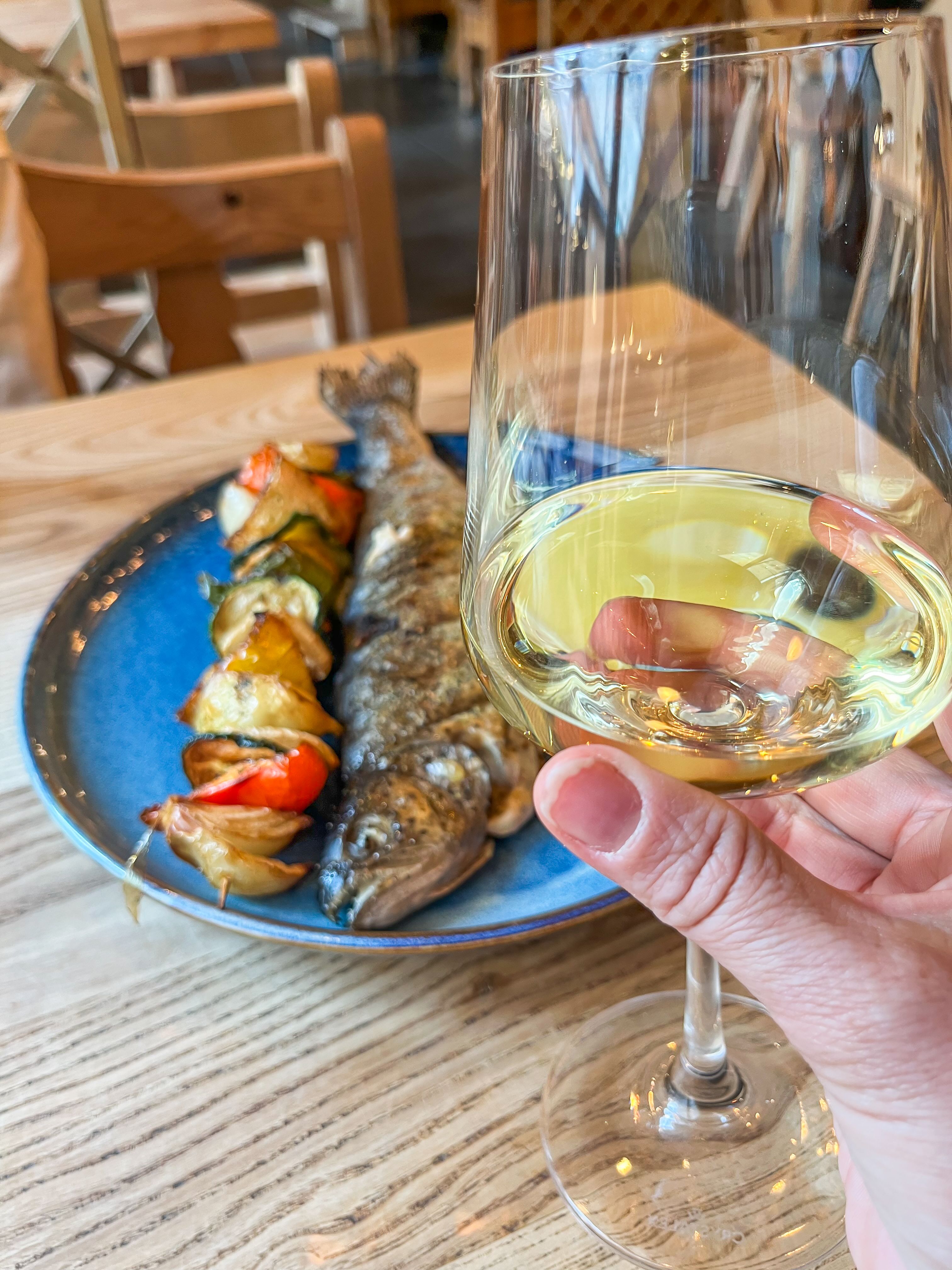 cocktail and veggie burger