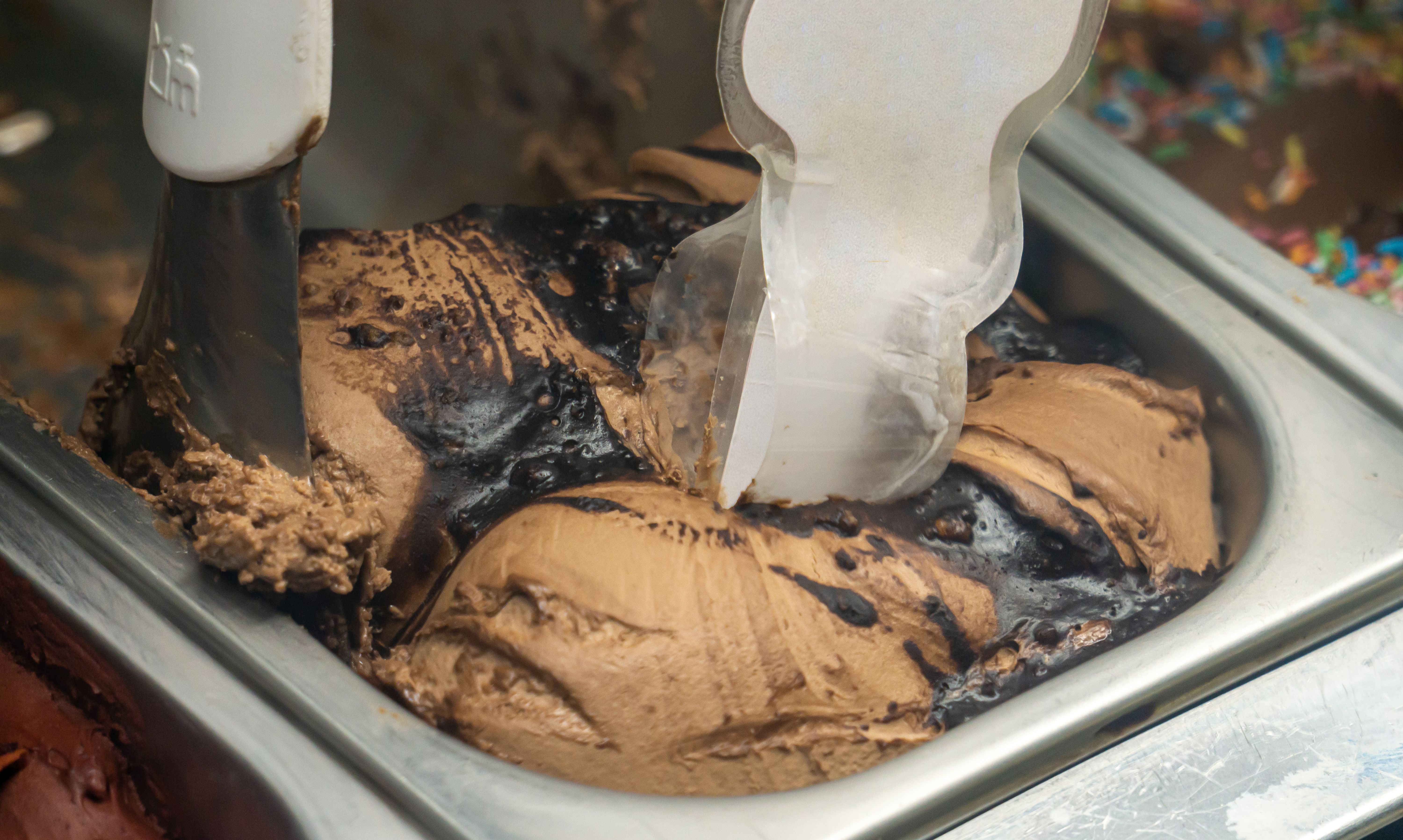 gelato churning