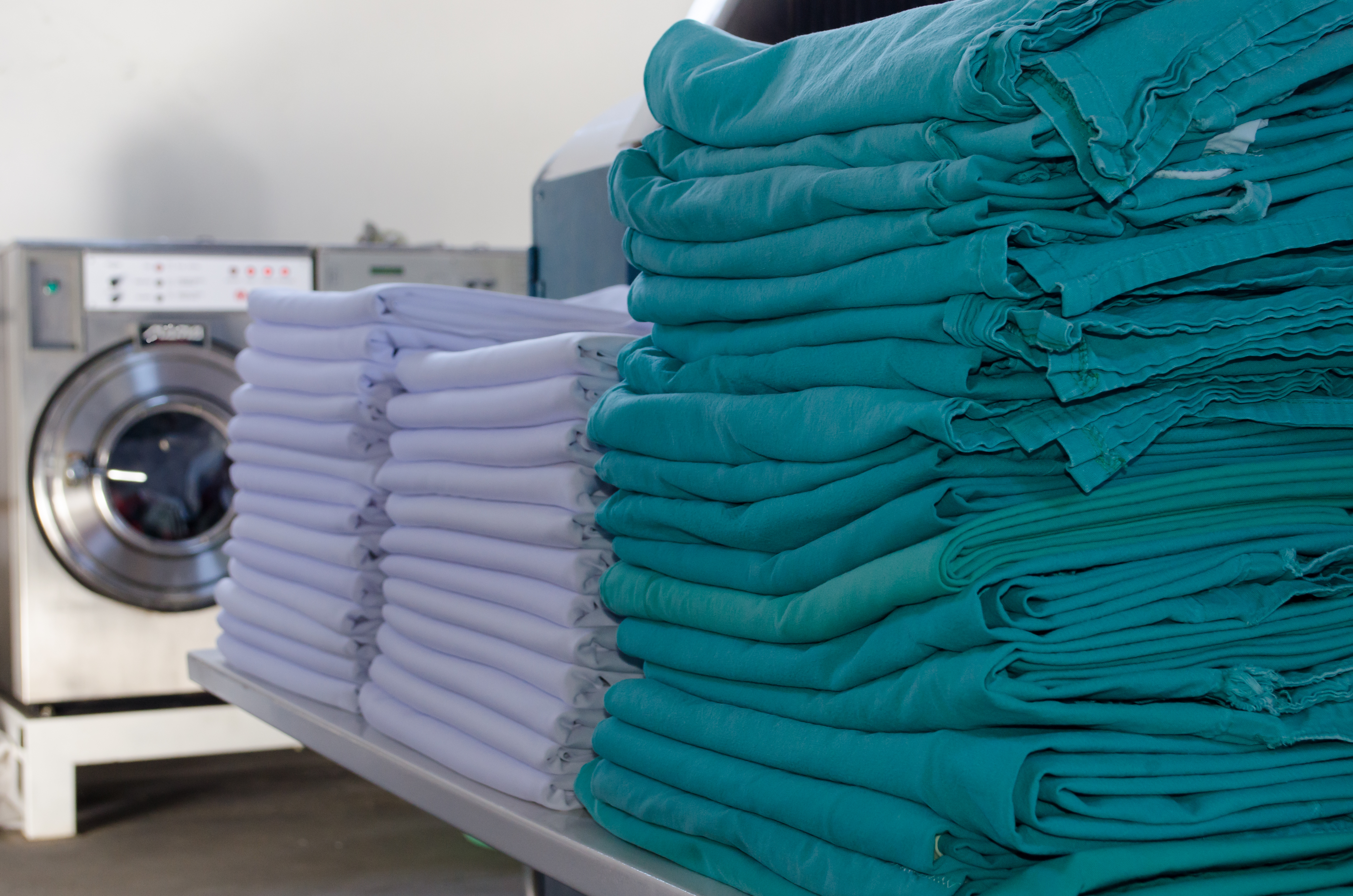 Summa laundry wash and fluff delivery laundry service. 