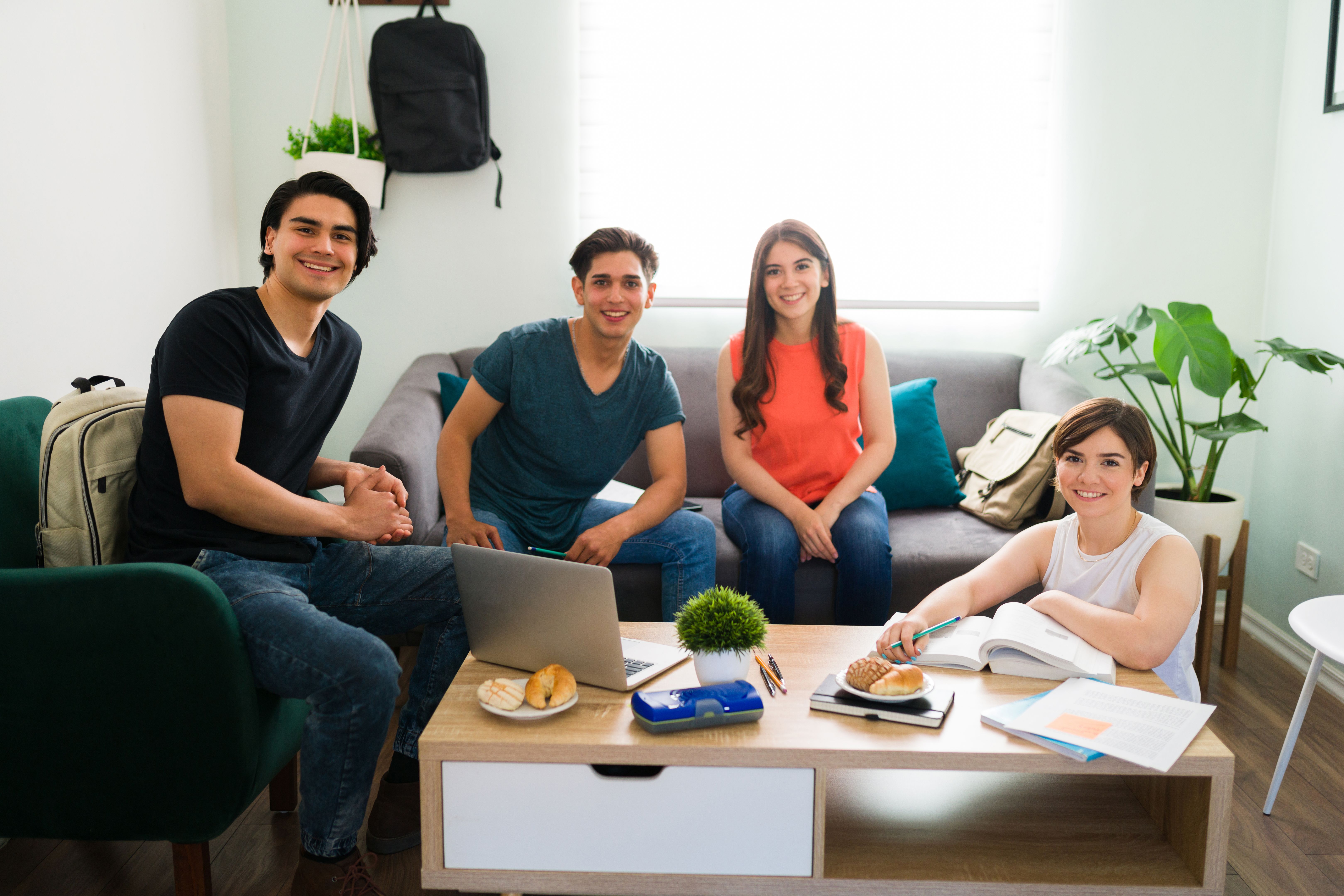 students co-living