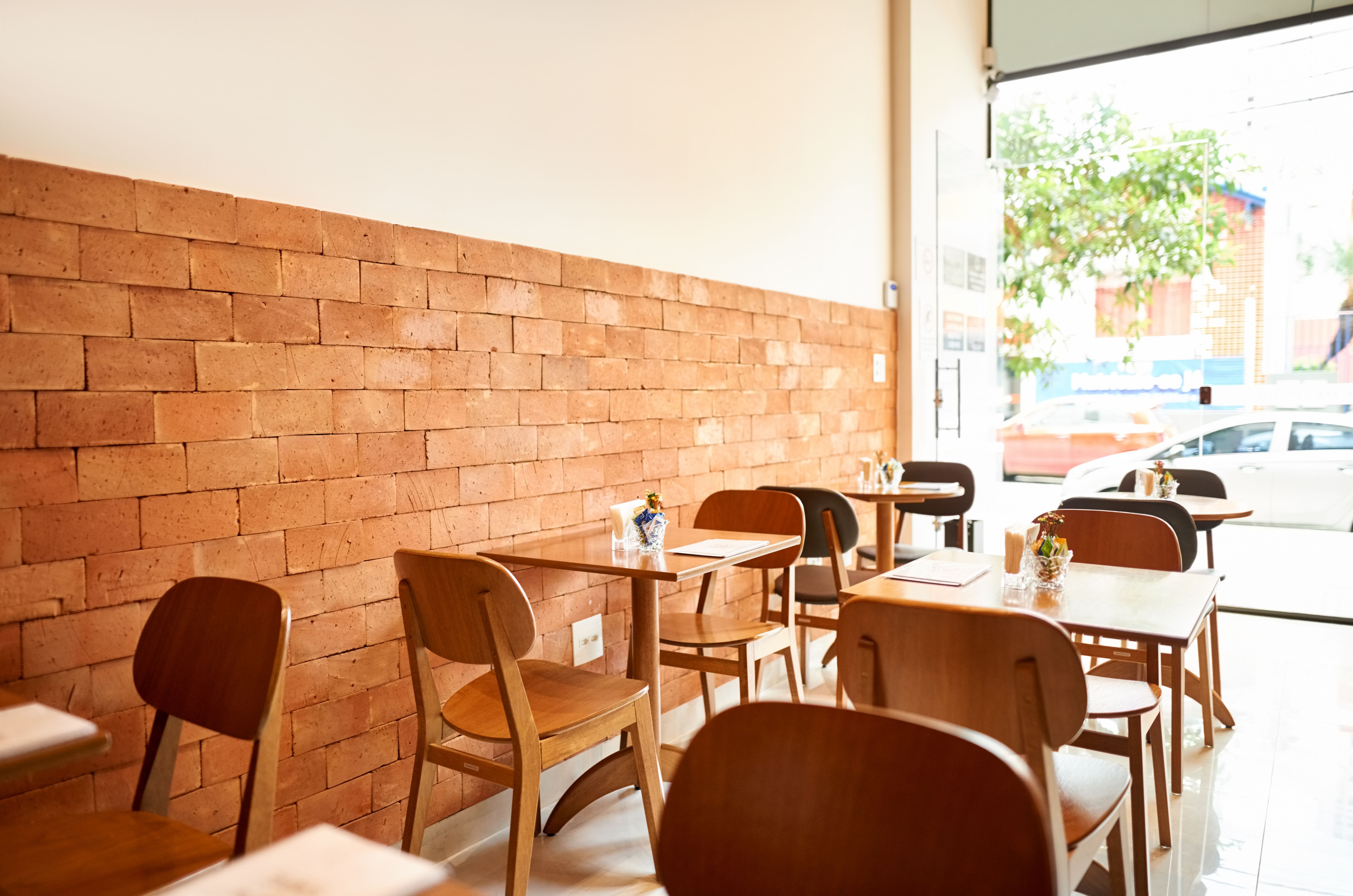 cafe seating arrangement