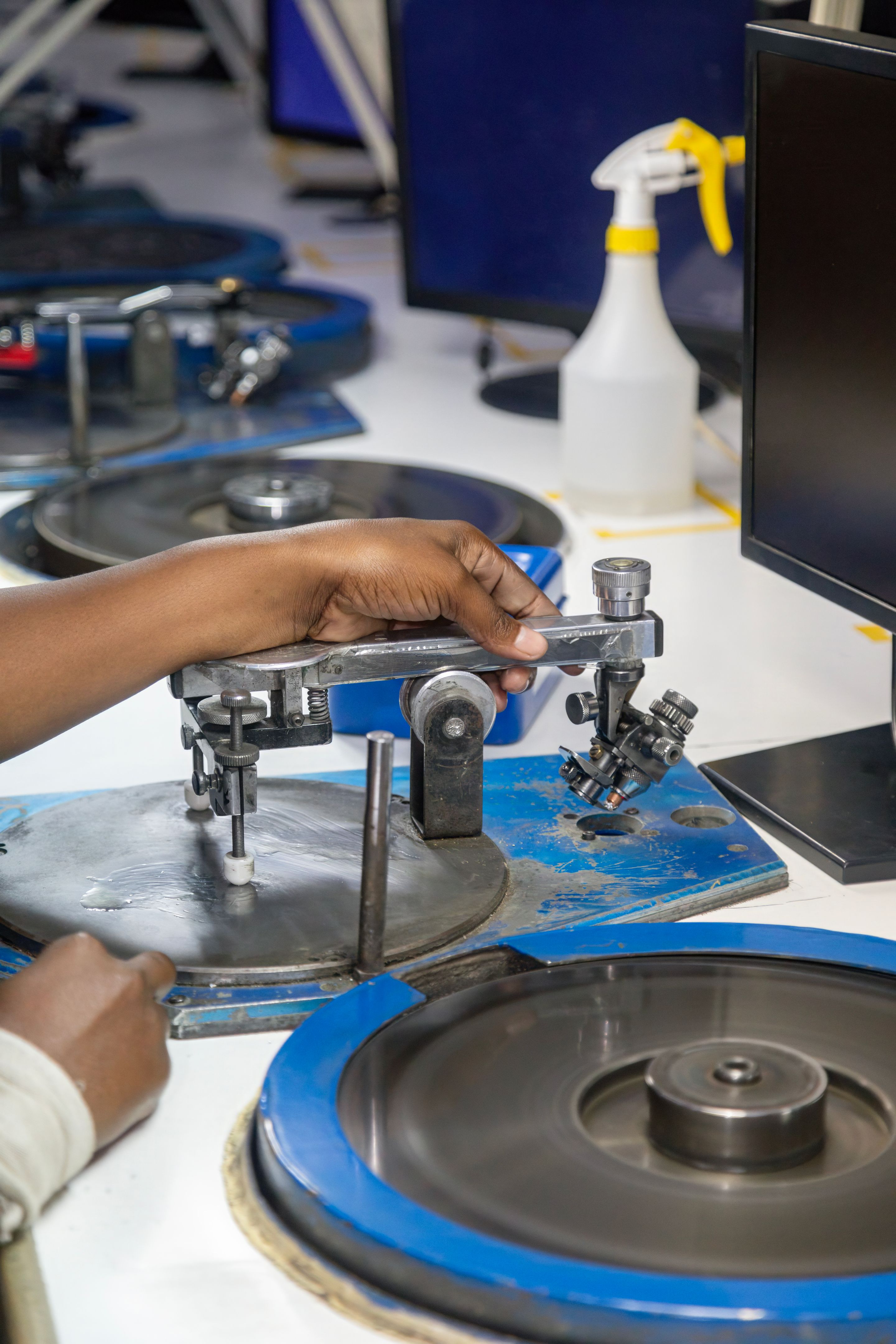 cleaning spinning wheel