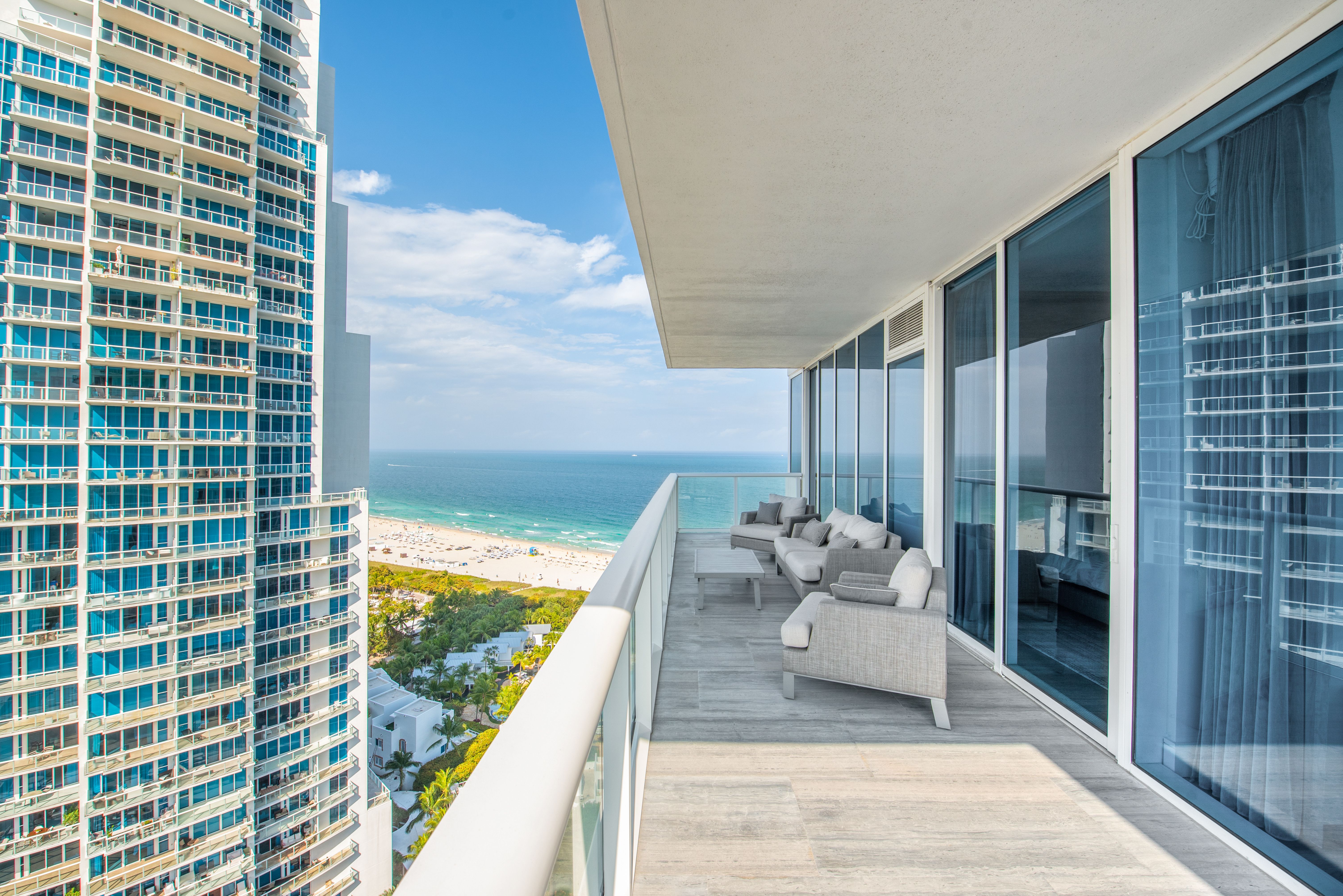 Exclusive Luxury Stays: Elegance and Security Enhanced