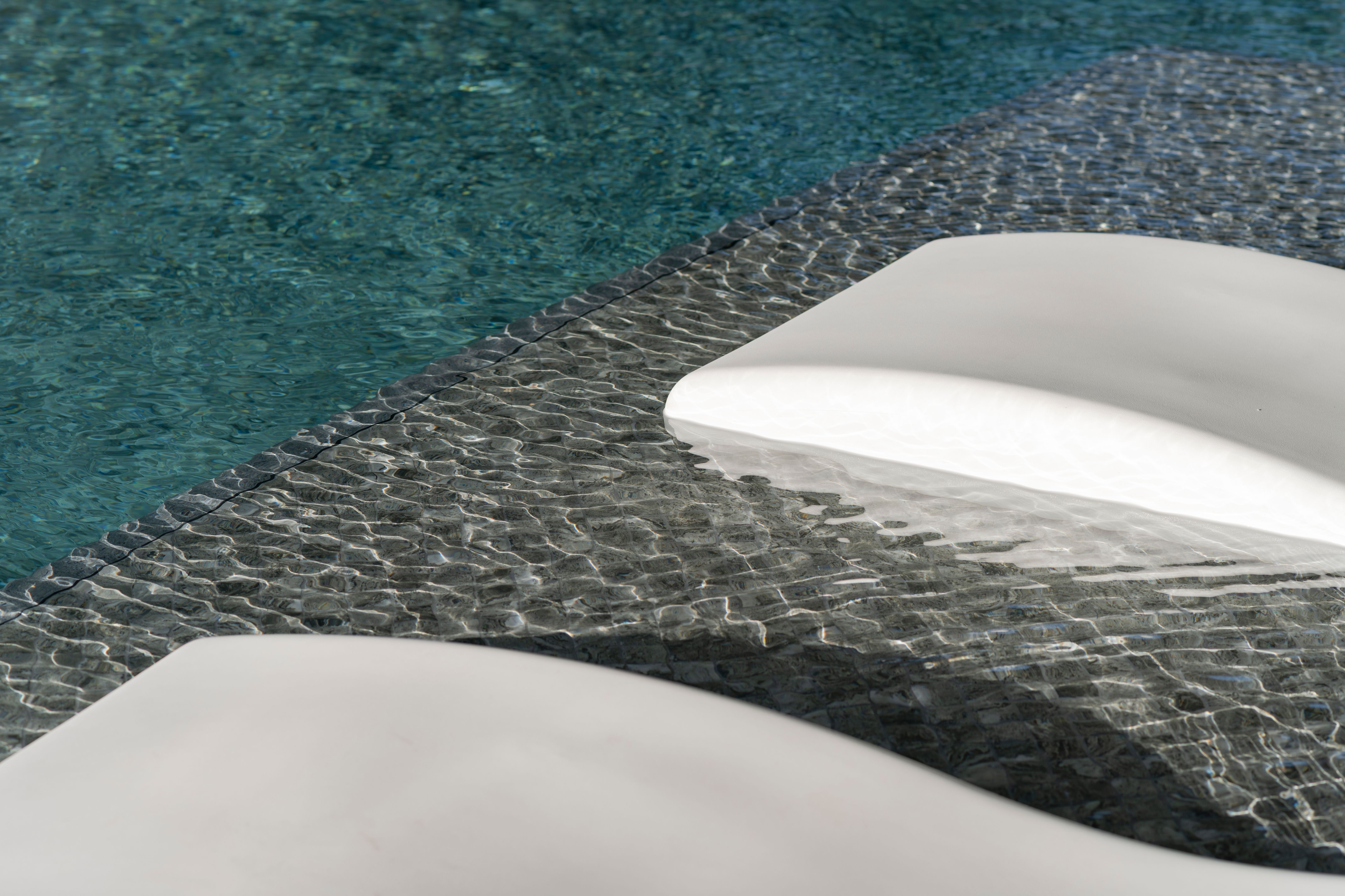 modern pool features