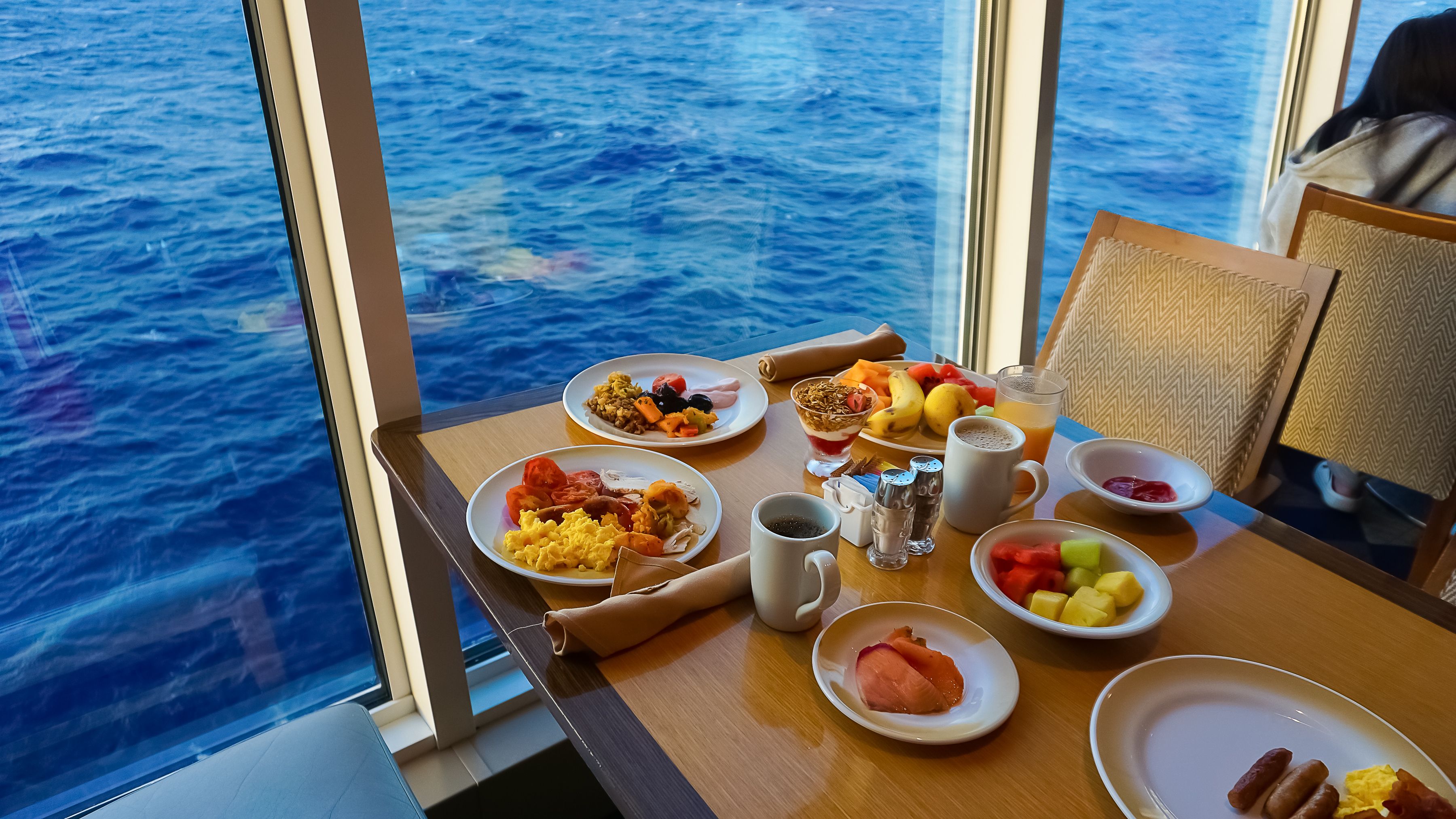 cruise dining