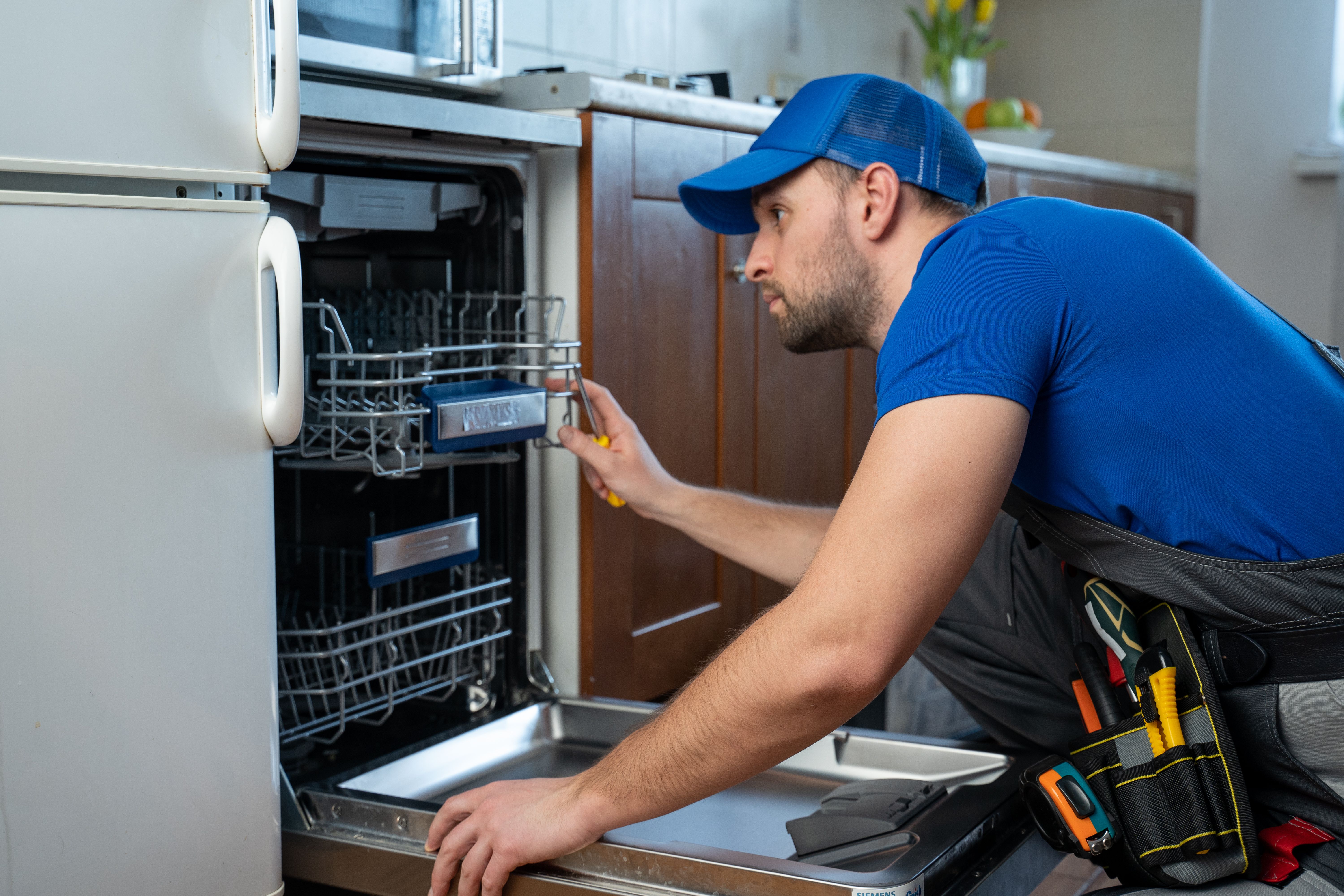 appliance repairman