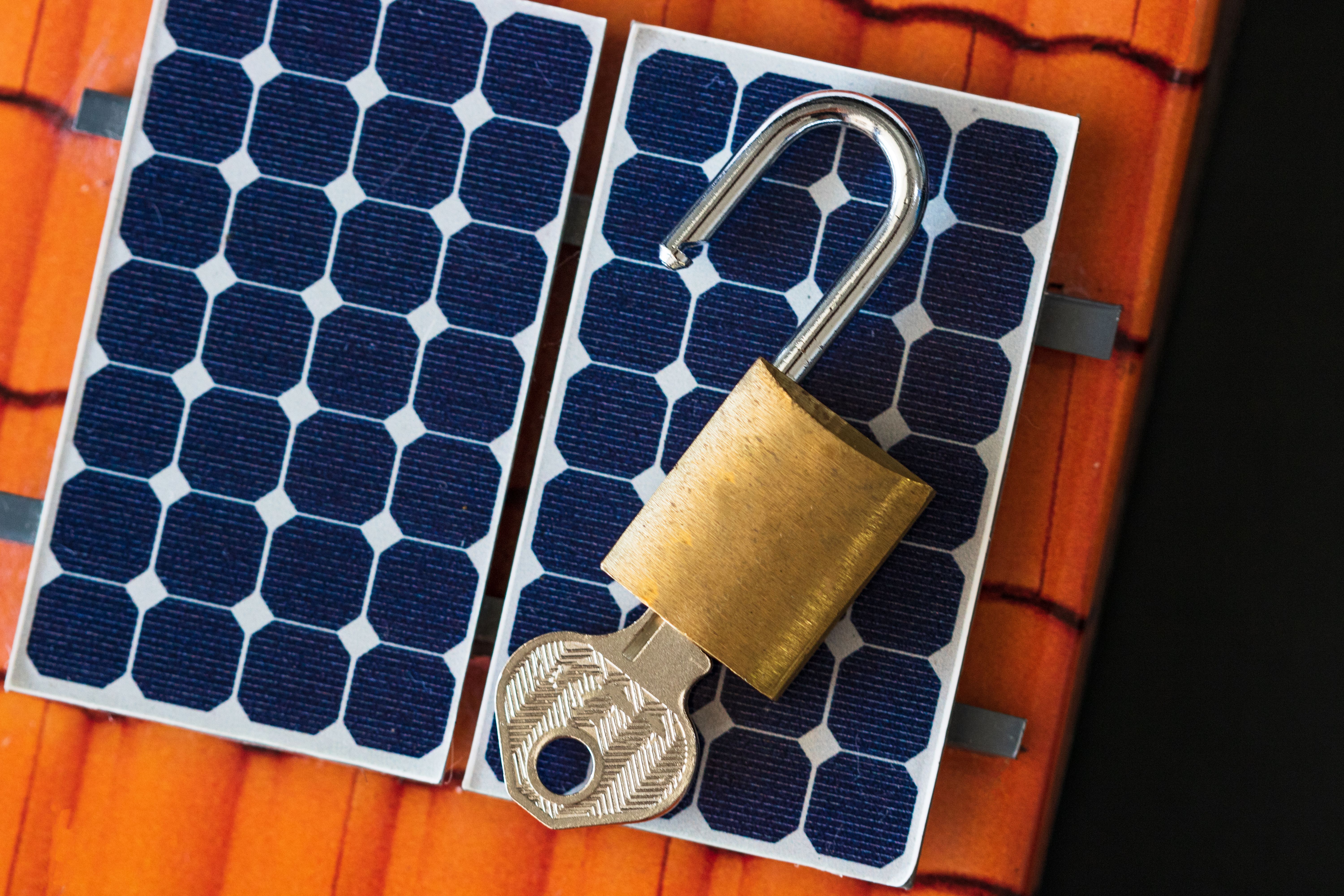 seguridad paneles solares