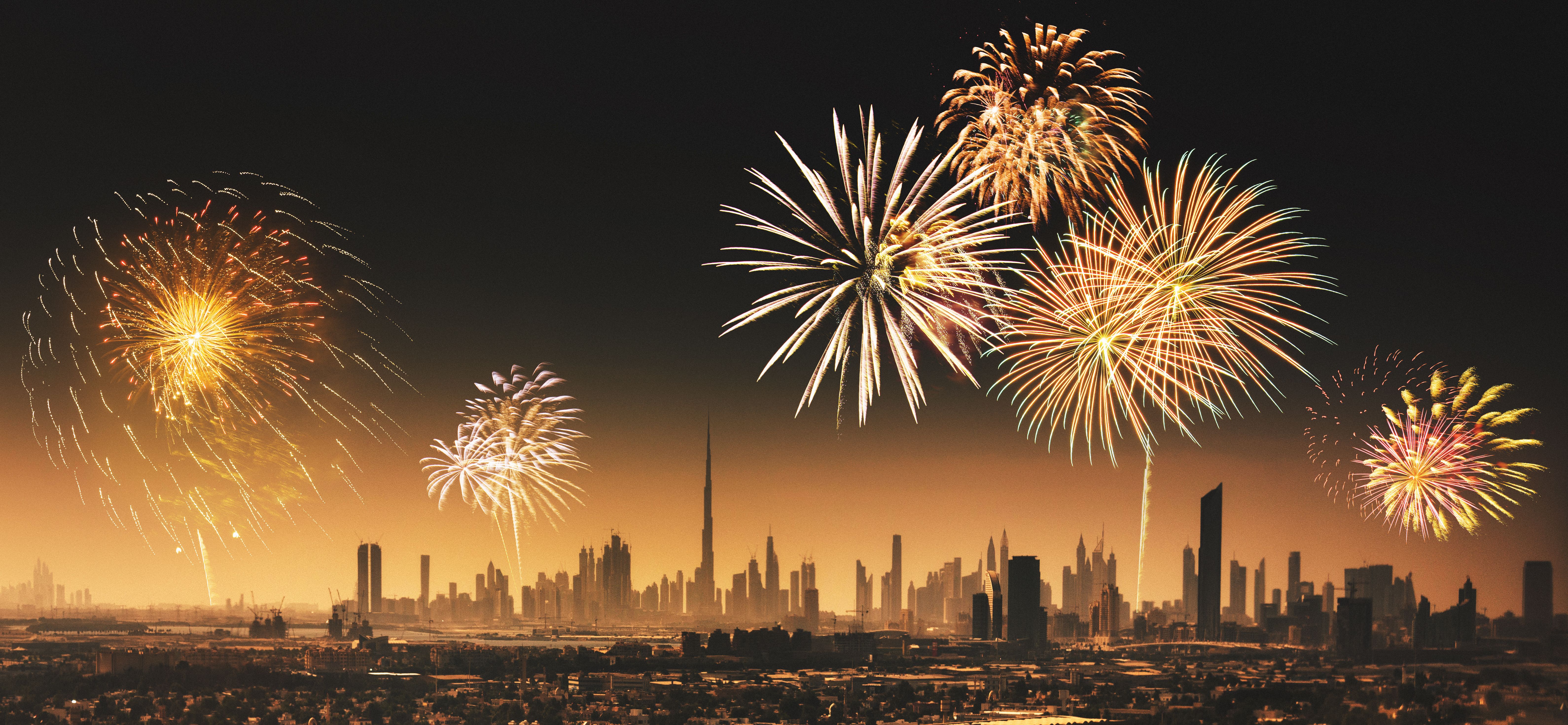 dubai beach fireworks