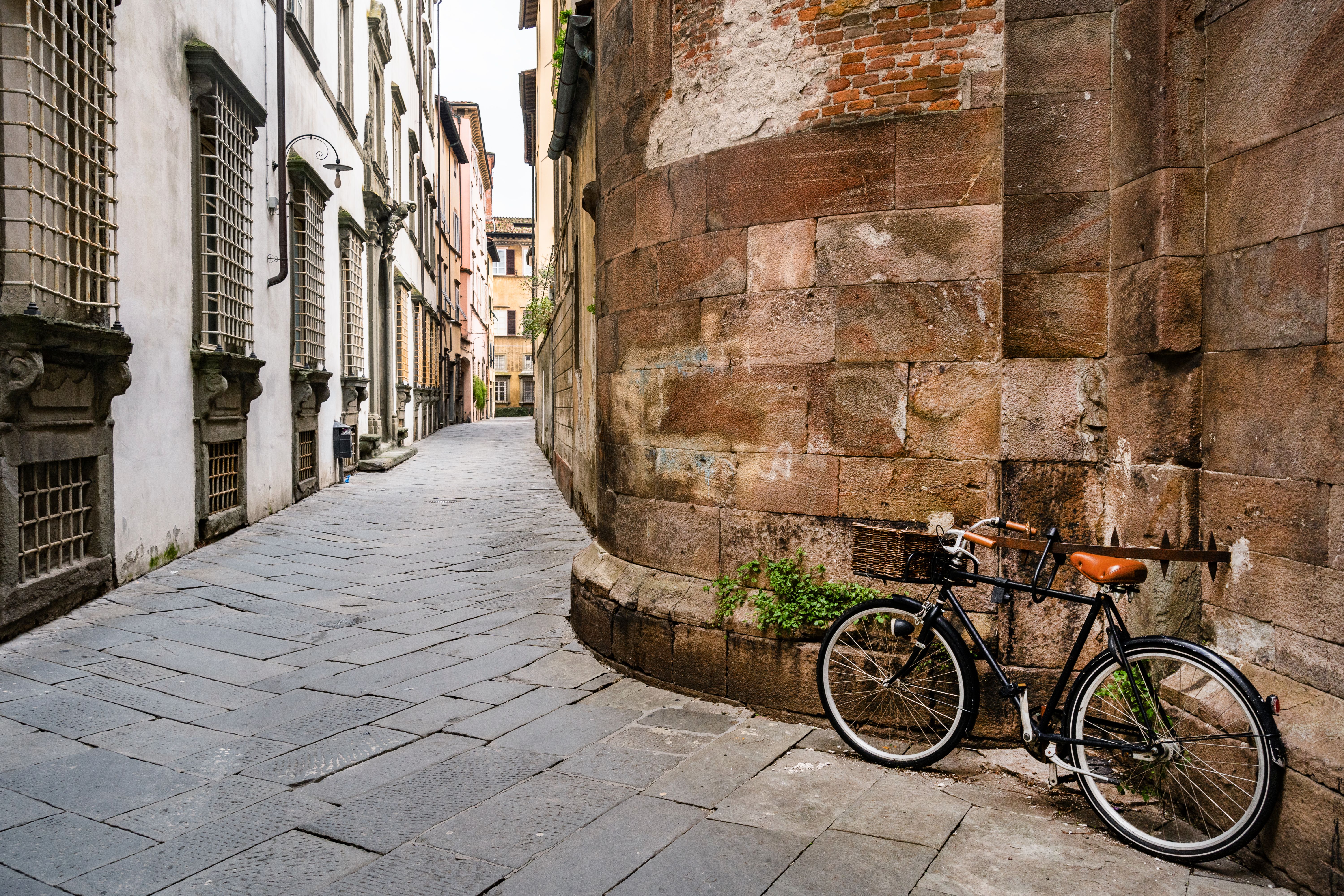 lucca streets