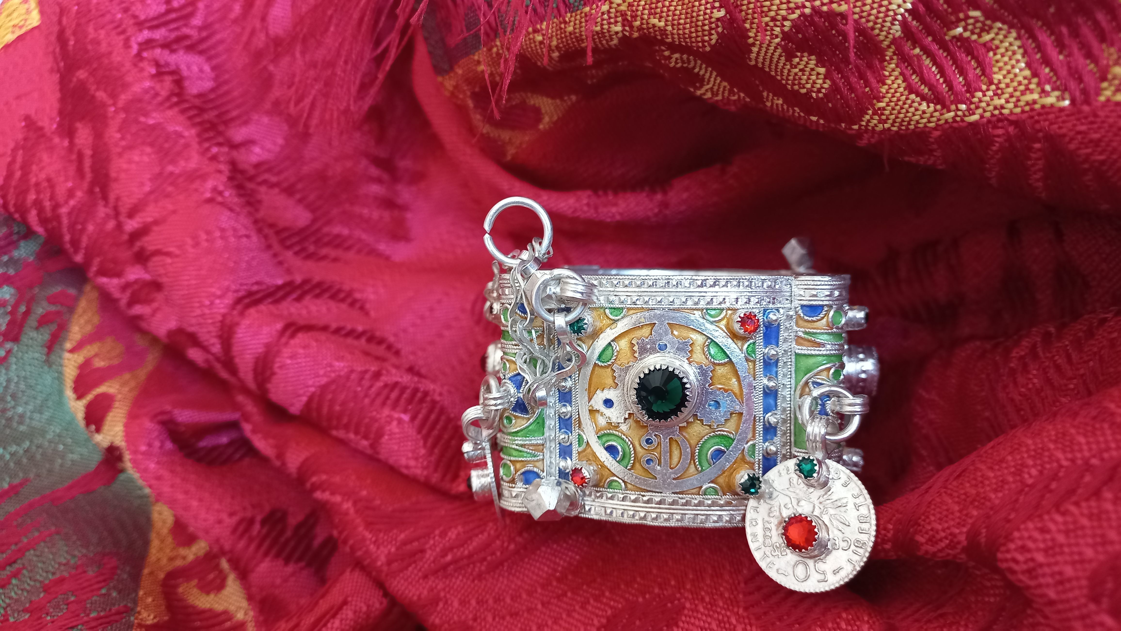 traditional saudi jewelry