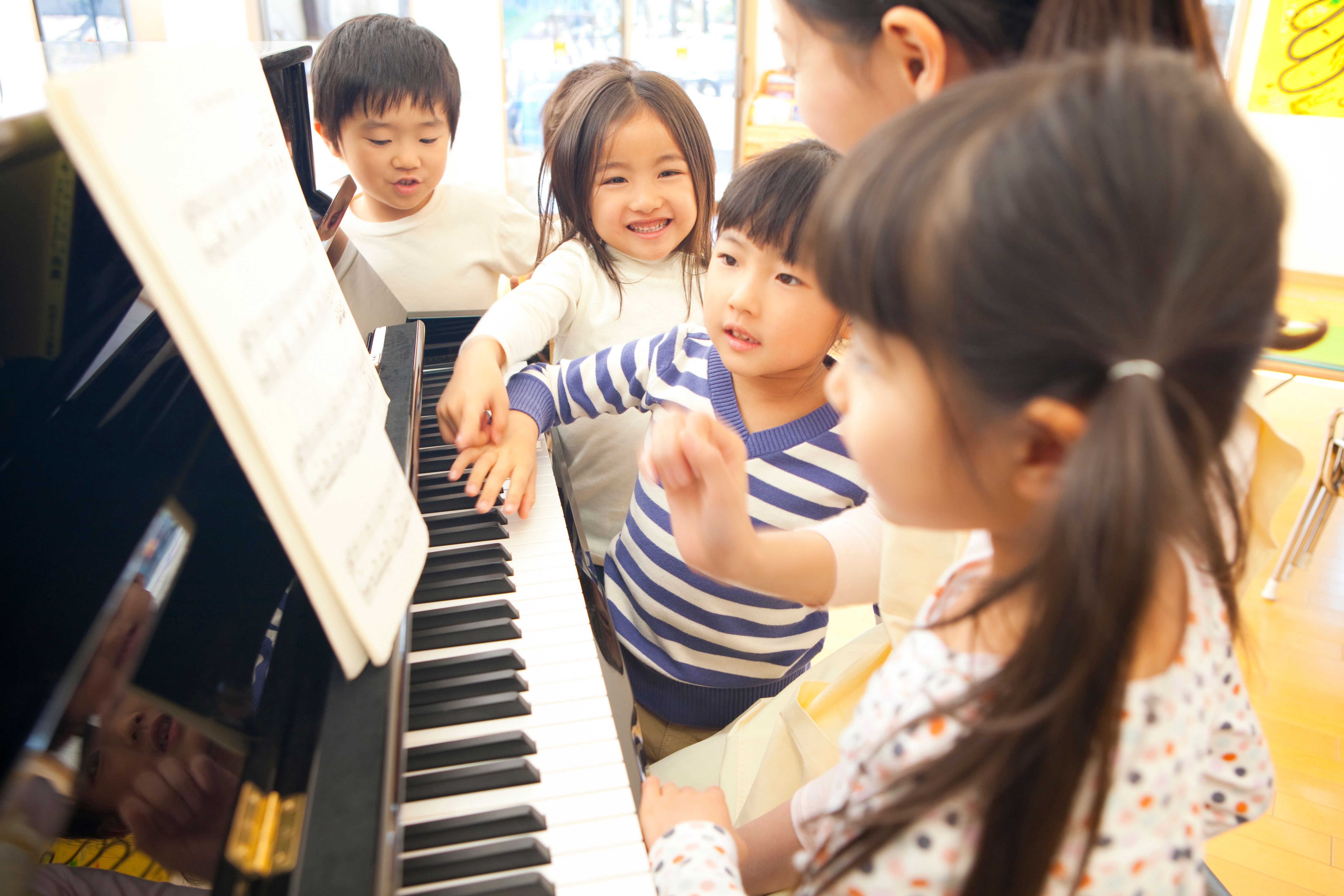 group piano class