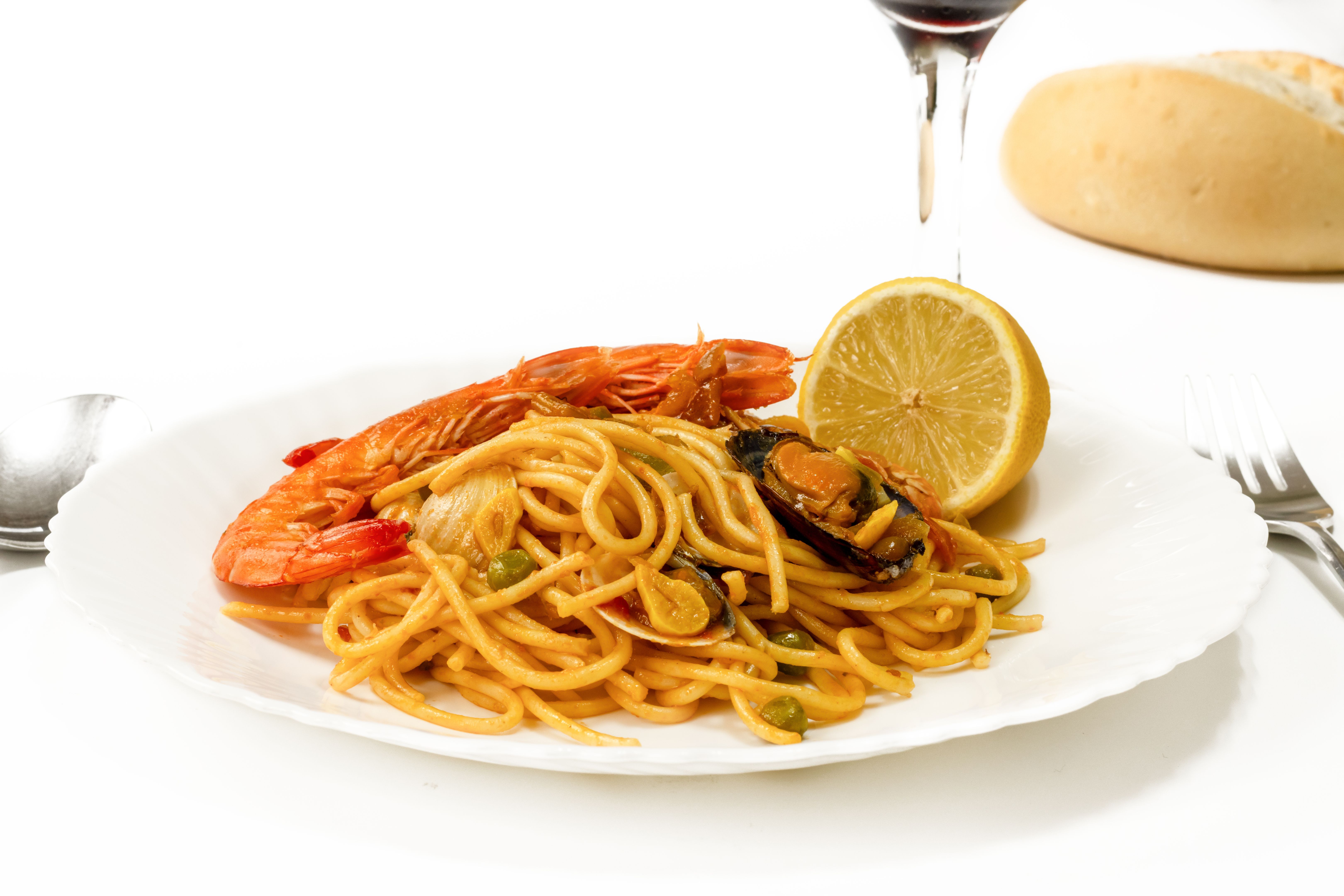 seafood pasta wine