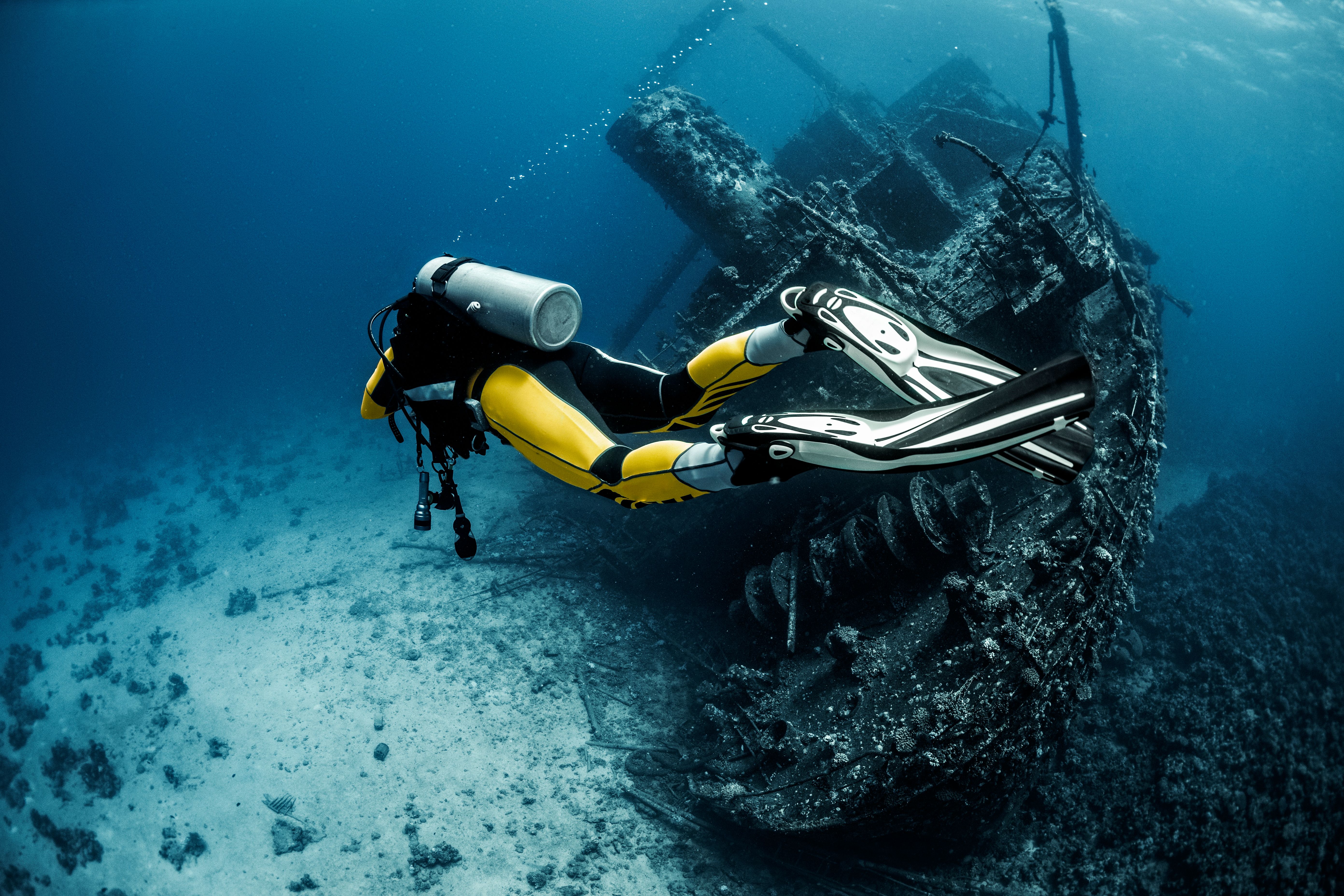 shipwreck diving
