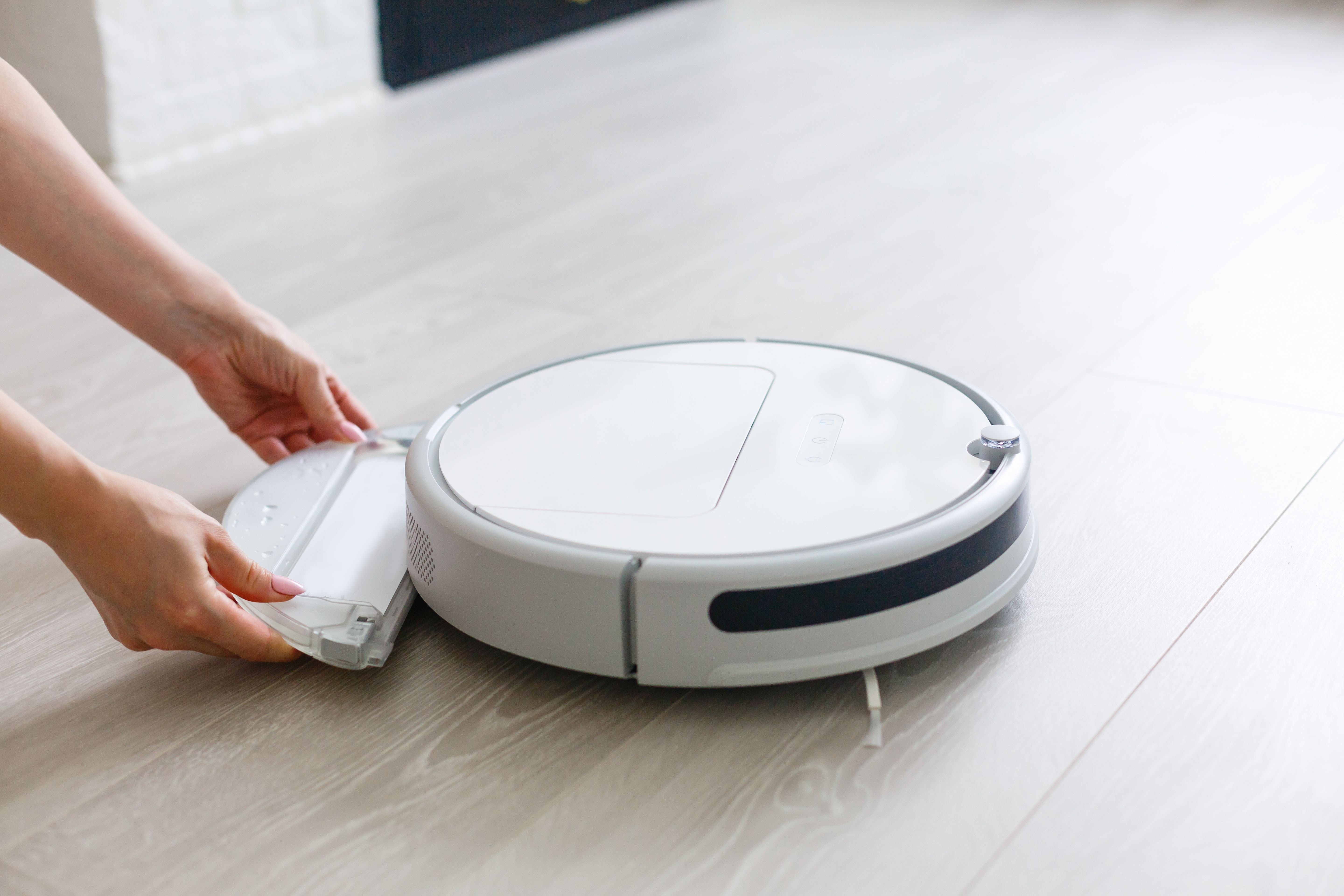 robot vacuum maintenance
