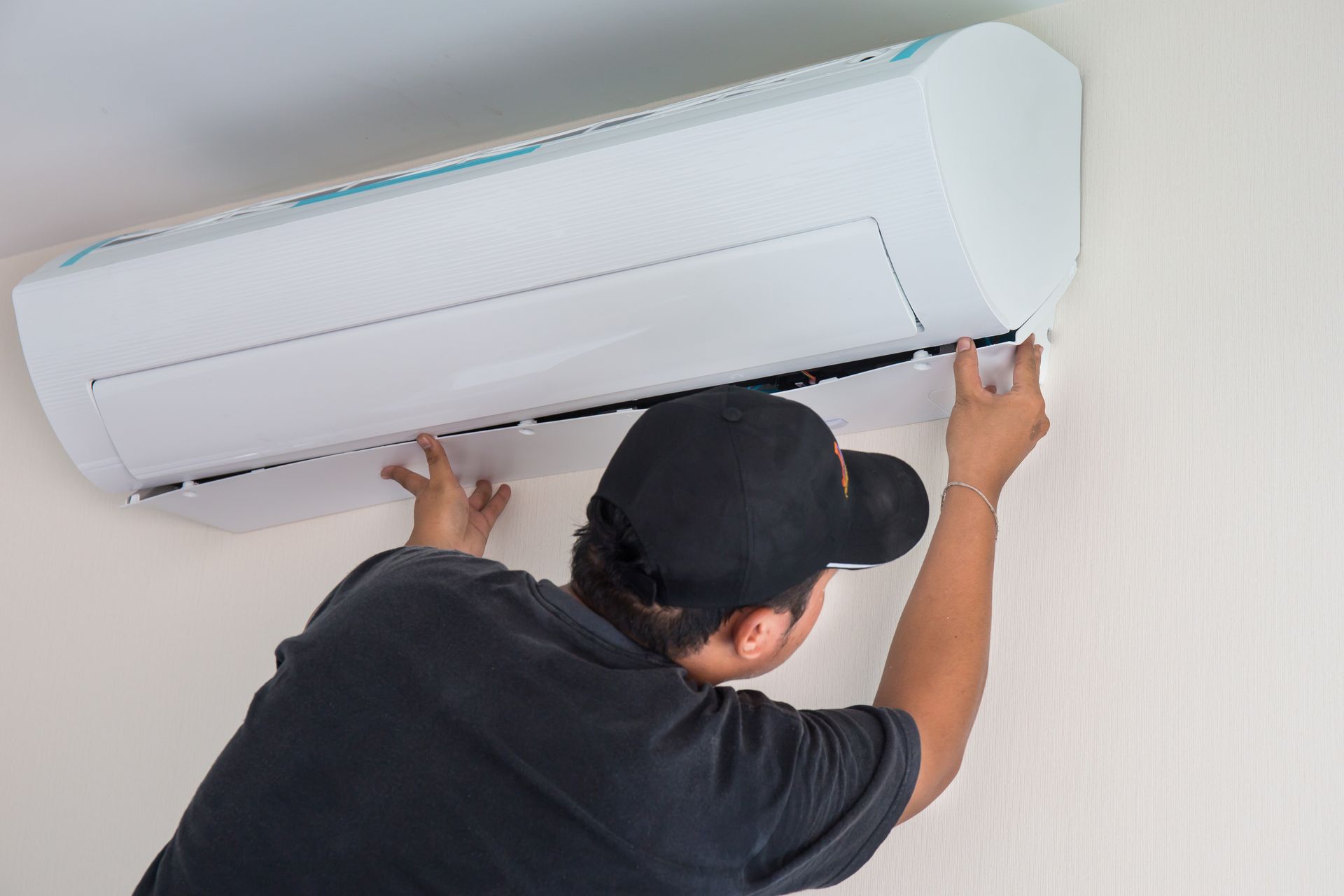 Common Air Conditioning Problems and How to Troubleshoot Them